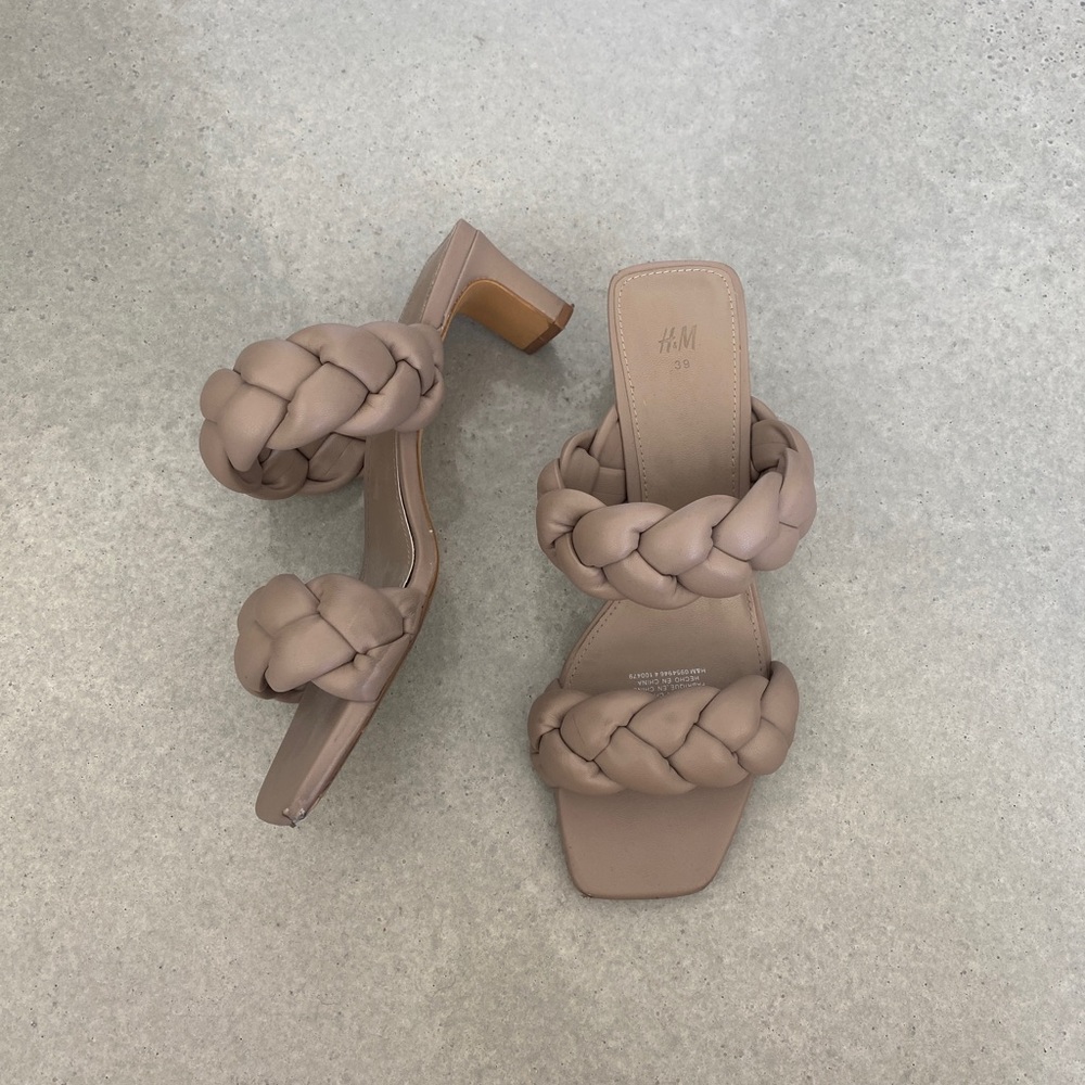 H&M Blogger favorite braided chunky heel sandal tan beige size 8